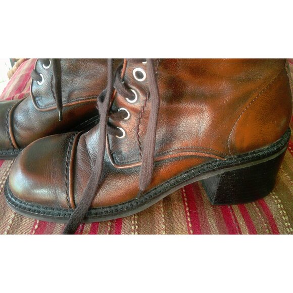 Zodiac Brown Leather Distressed Square Toe Ankle Vintage Boots 9 M - Picture 4 of 7